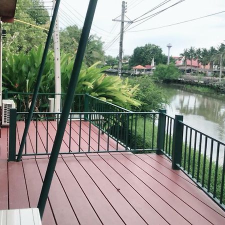 Nung Ni Bang Khon Thi Resort Amphawa Esterno foto