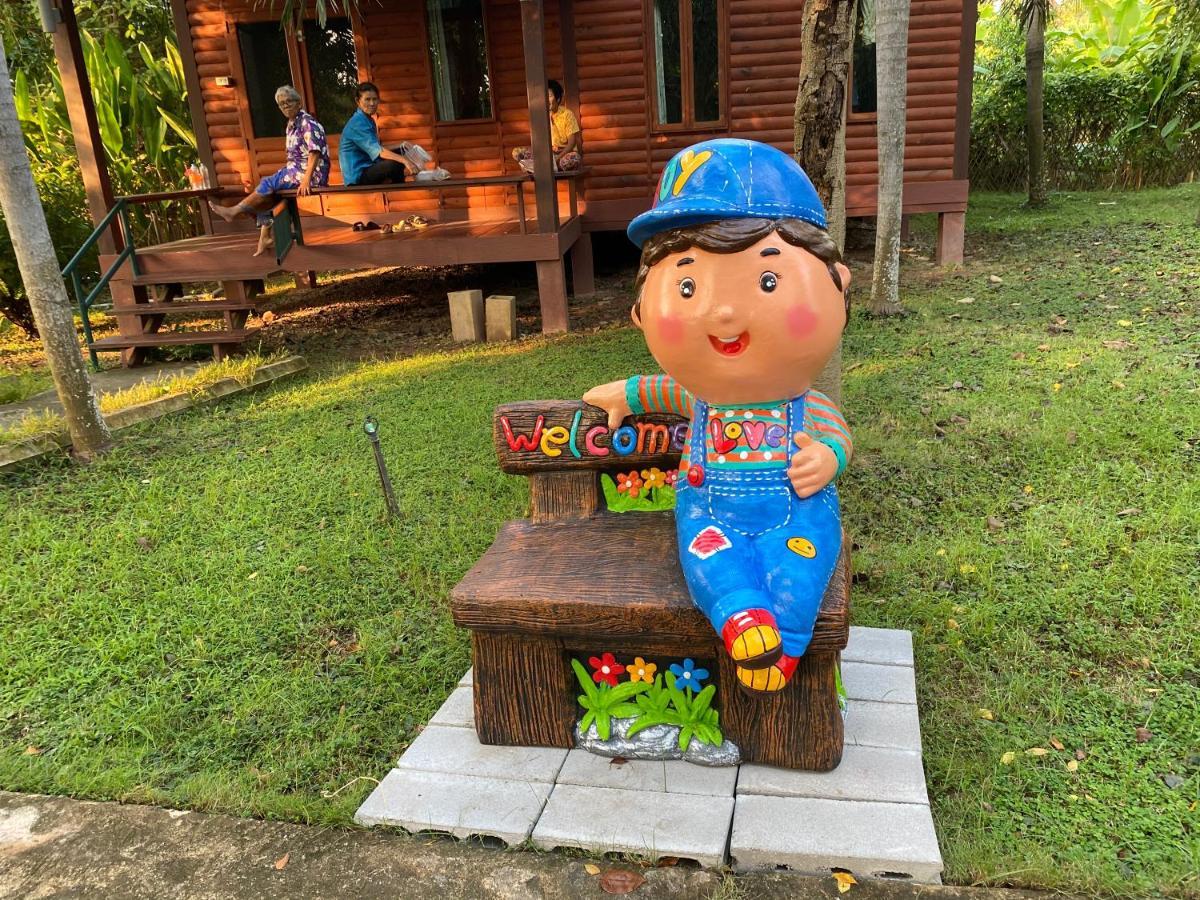 Nung Ni Bang Khon Thi Resort Amphawa Esterno foto