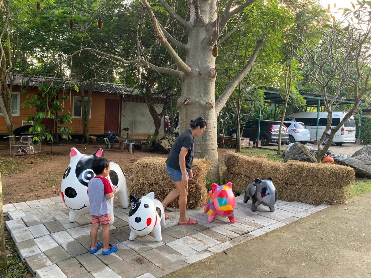 Nung Ni Bang Khon Thi Resort Amphawa Esterno foto