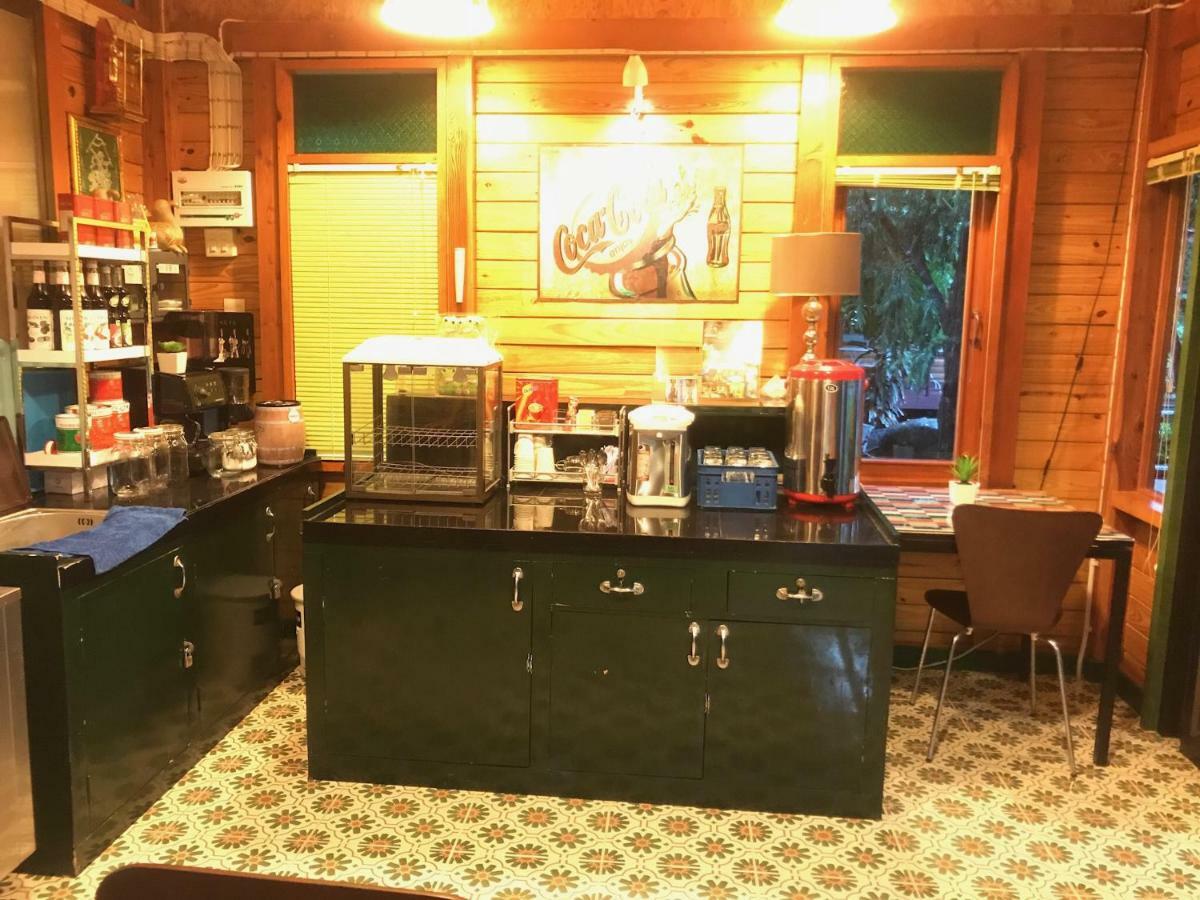 Nung Ni Bang Khon Thi Resort Amphawa Esterno foto
